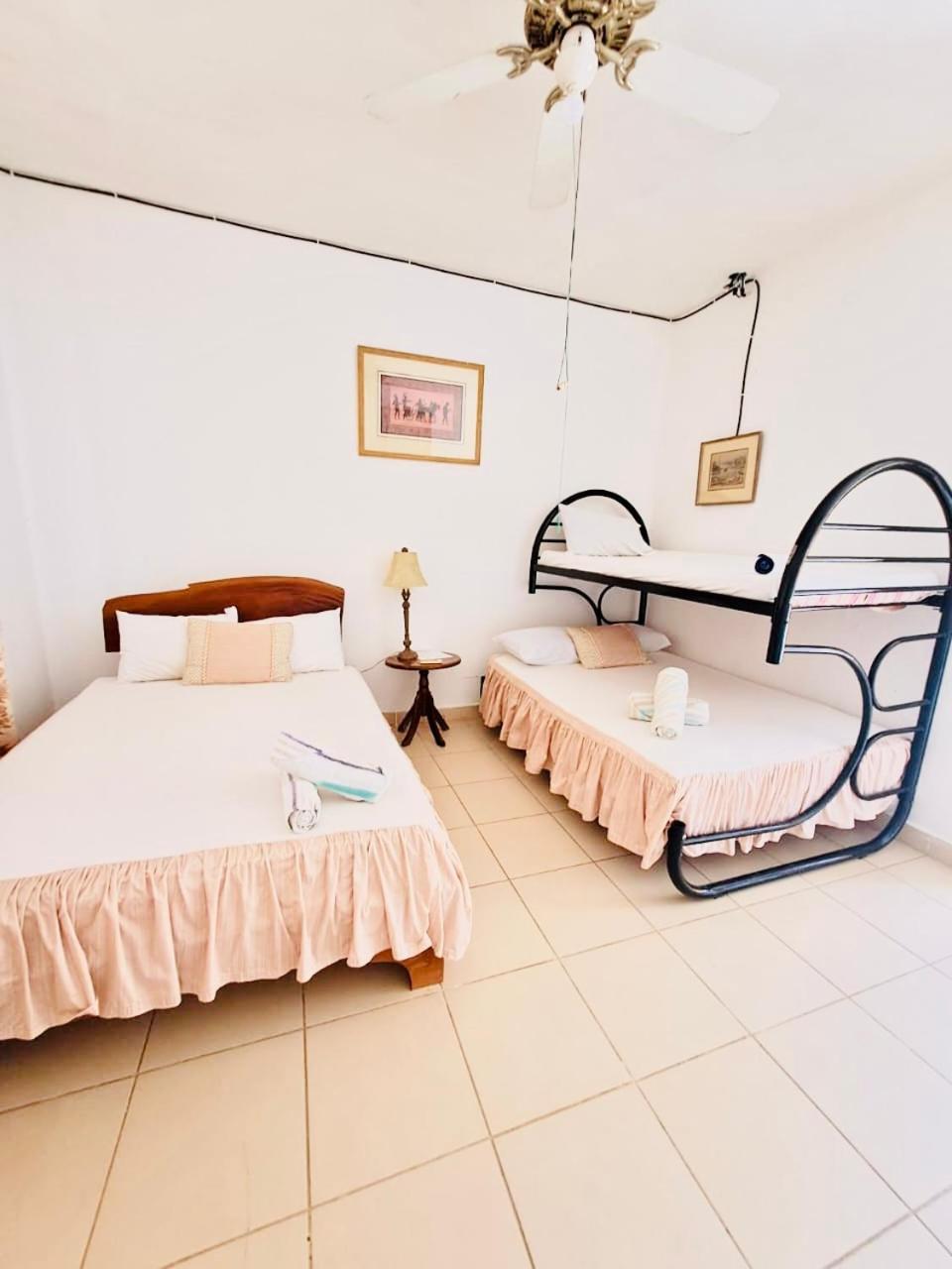 Hotel Georgi Cr Veintisiete de Abril Buitenkant foto
