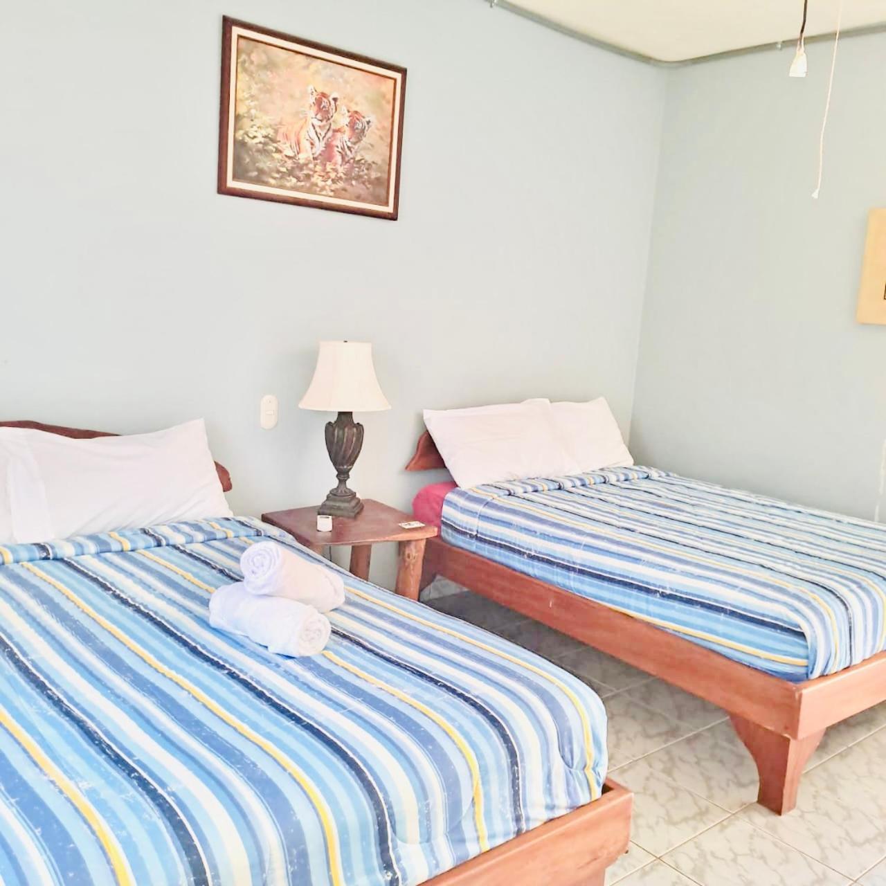 Hotel Georgi Cr Veintisiete de Abril Buitenkant foto
