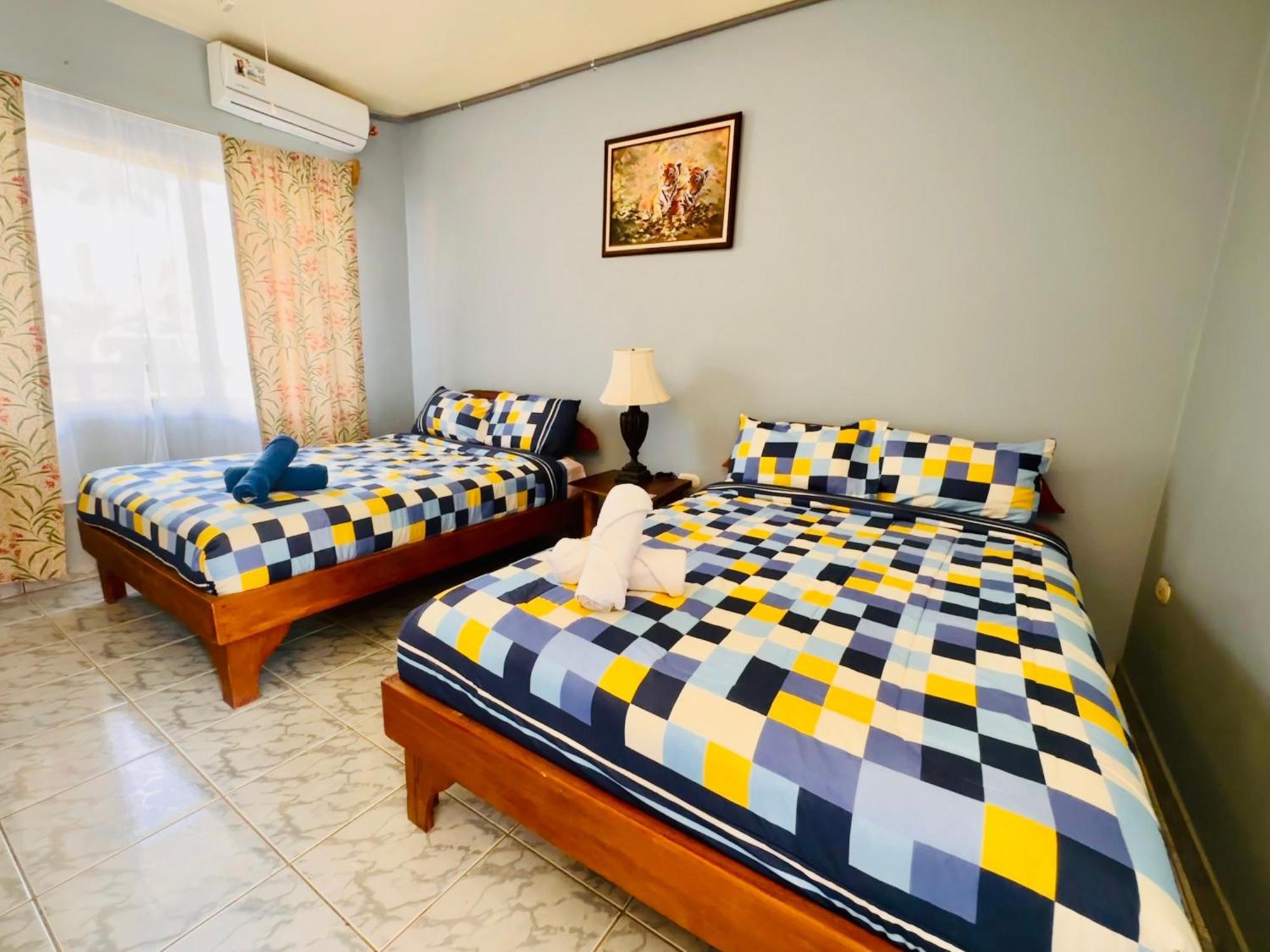 Hotel Georgi Cr Veintisiete de Abril Buitenkant foto