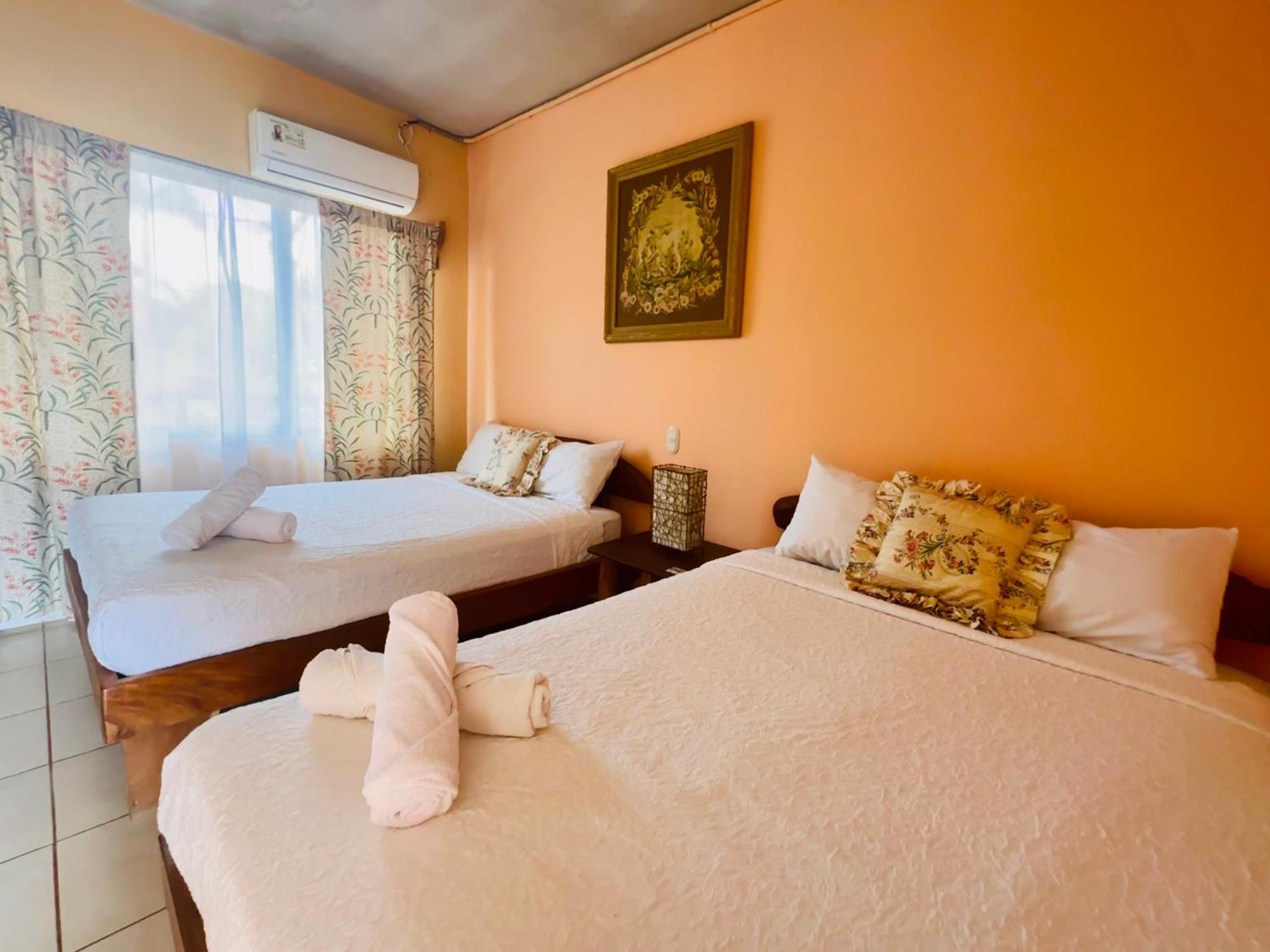 Hotel Georgi Cr Veintisiete de Abril Buitenkant foto