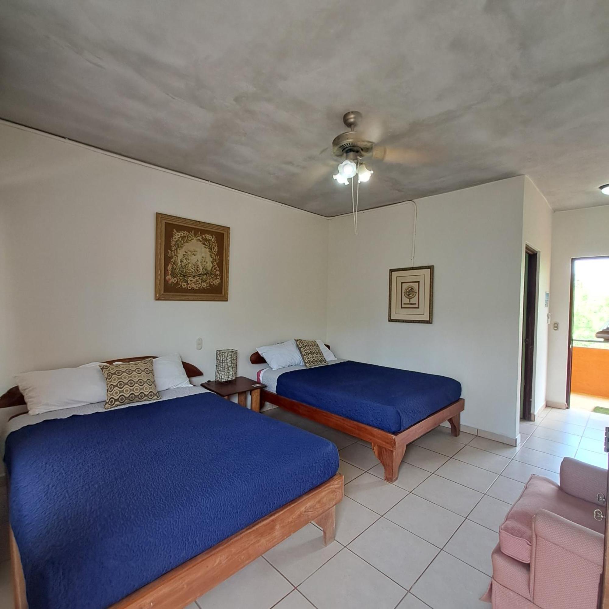 Hotel Georgi Cr Veintisiete de Abril Buitenkant foto